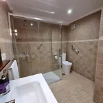 Daire Moderno 143a Centrico 3 By R2r *