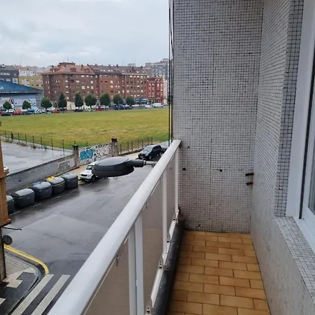 143a Moderno, Céntrico, 3